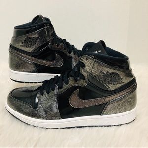 Nike Air Jordan 1 Retro Black Patent 332550-017.